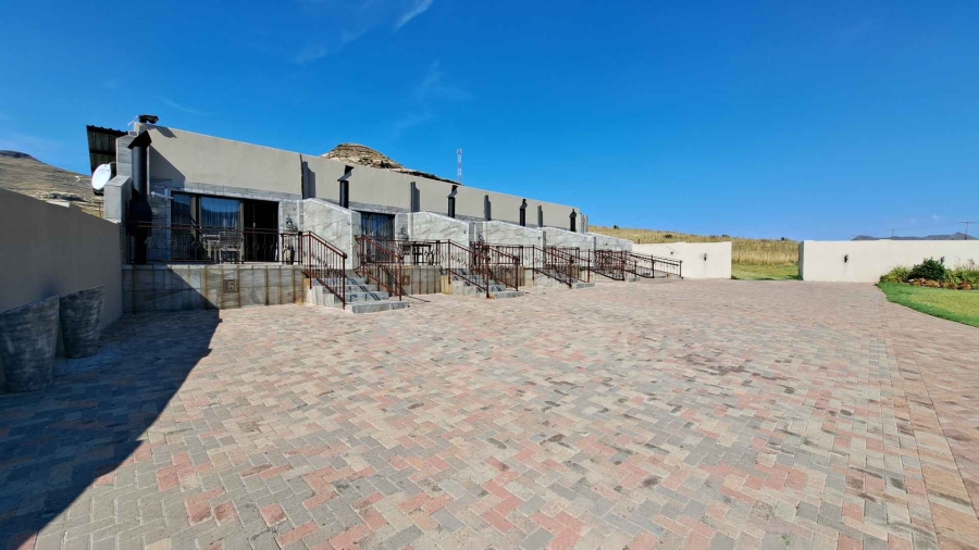 8 Bedroom Property for Sale in Clarens Free State